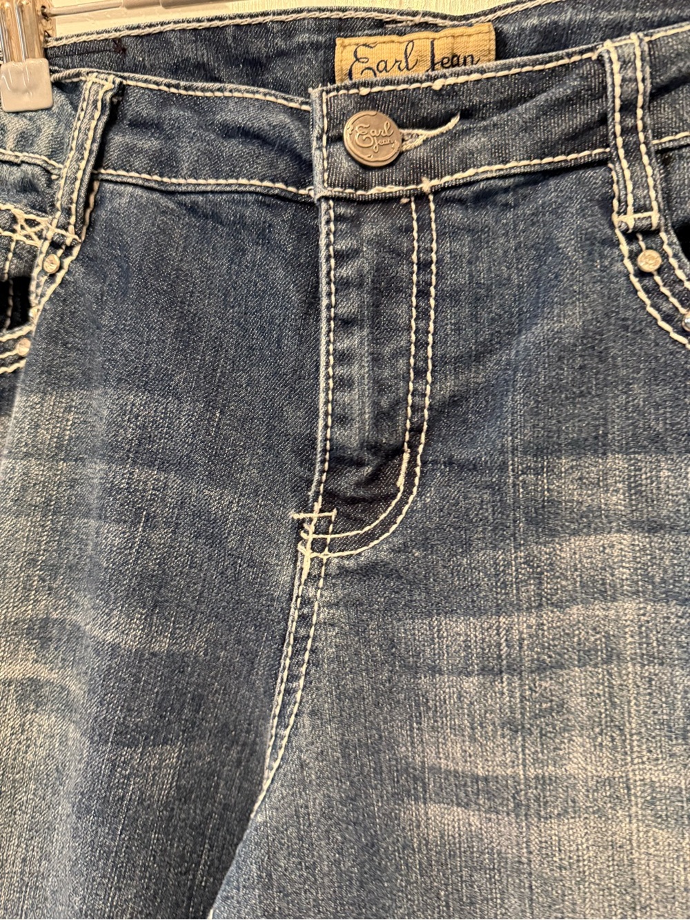 Earl Jeans capris with bling back pockets with flaps 10 - Picture 4 of 7